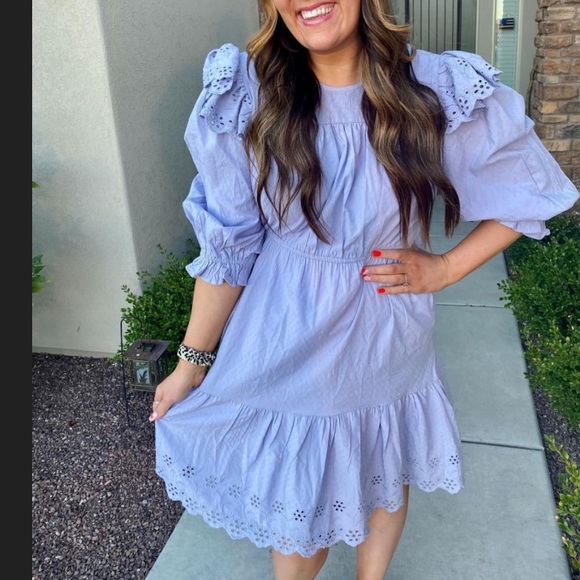 Dresses & Skirts - Ruffled sleeve dress